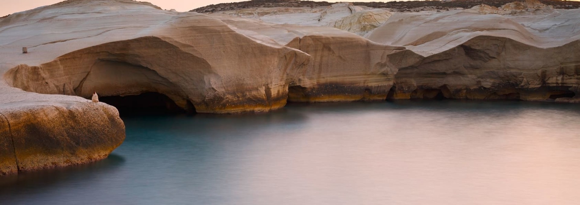 Les Perles des Cyclades : Séjour à Milos et Sifnos