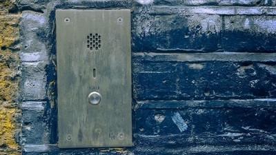 Comment contacter mon assurance pour reporter un problème ?