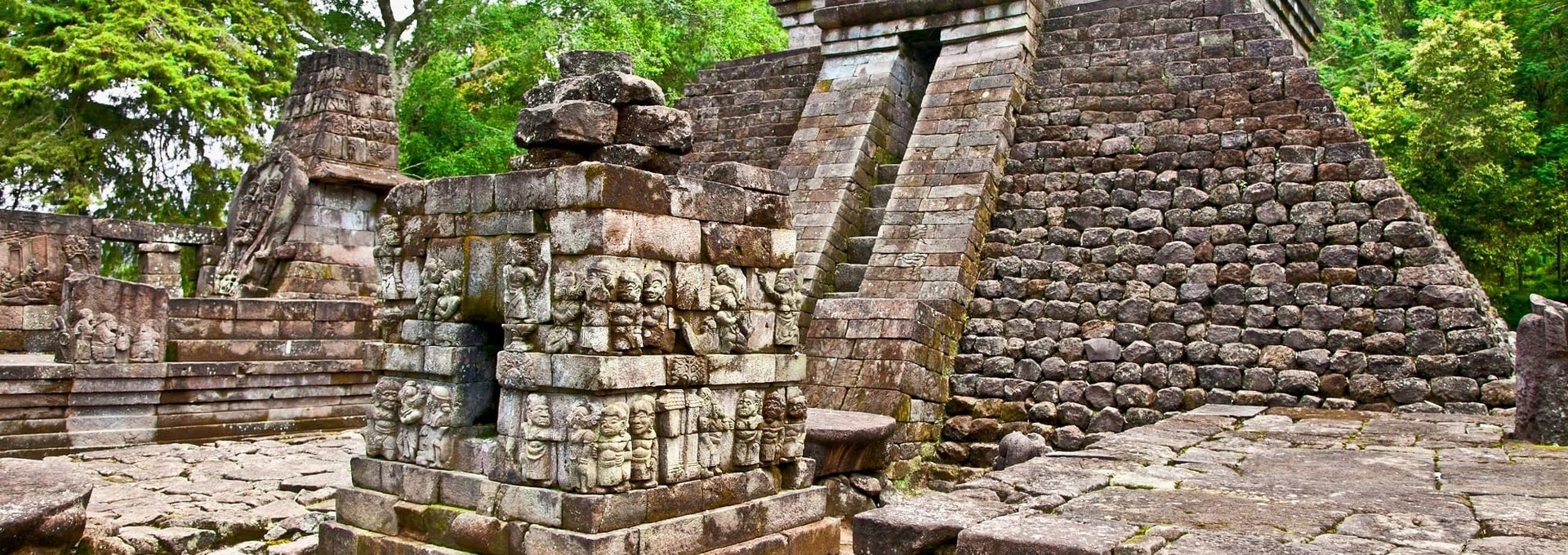 A la découverte de mystérieux temples hindouistes