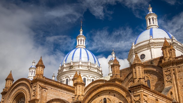 Eglise en Equateur à Noël