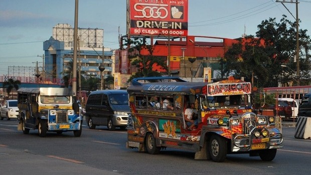 Jeepneys aux Philippines