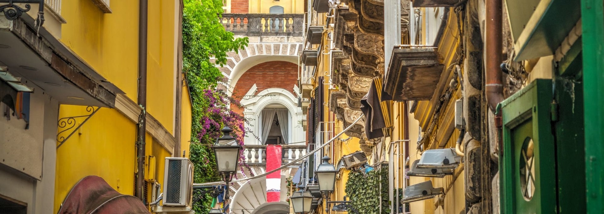 Naples conté… par une française !