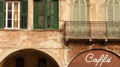 Zoom sur : la tradition du café suspendu en Italie