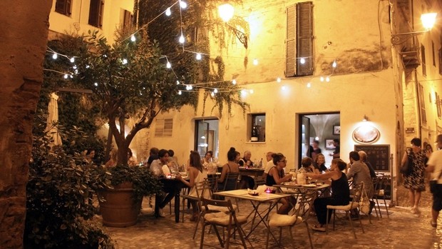 Trattoria la nuit