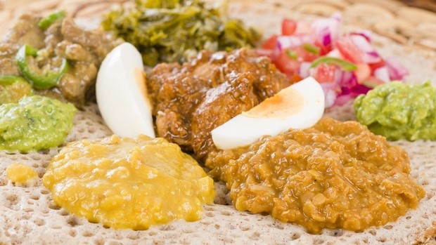 Doro Wat sur Injera en Ethiopie