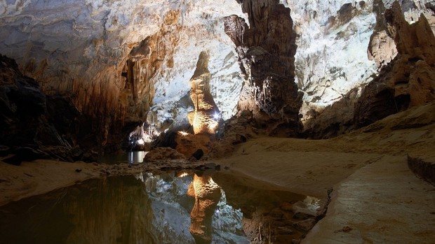 Grotte d'Hang Son Doog au Vietnam