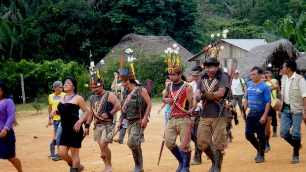 Les hommes Sarayaku lors d'Uyantsa