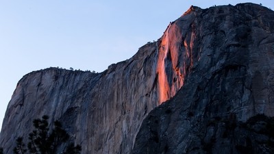 Zoom sur la chute de Horsetail dans l’ouest américain