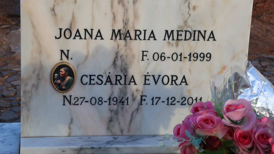 Tombe de Cesaria Evora