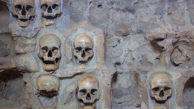 Minute insolite : La tour aux crânes en Serbie