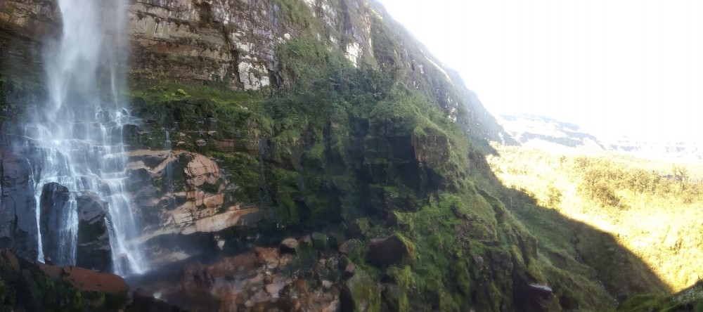 Cascade au Pérou à Kuelap chez les Chachapoyas 