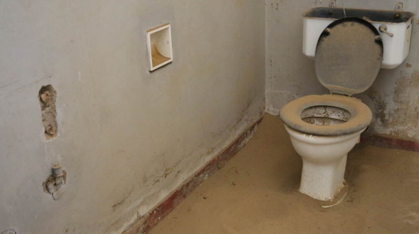Toilettes à Intérieur d'une maison à Kolmanskop