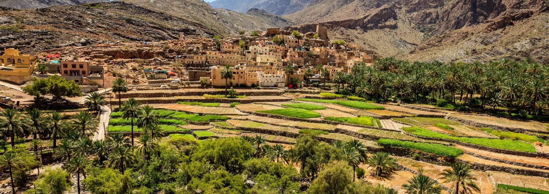 Visiter les villages au pied des montagnes