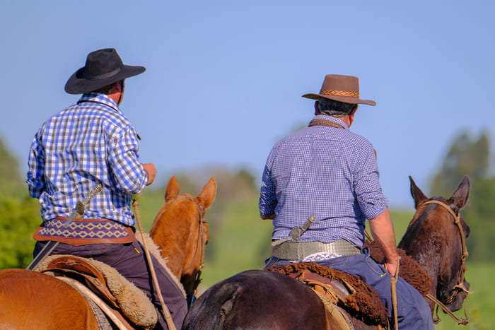 deux-gauchos-chevaux-argentine