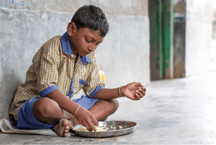 signe-enfant-manger-inde
